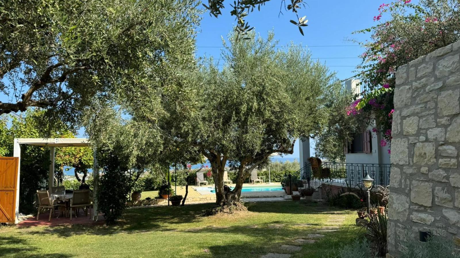 Lily'S Cottage Платанес Экстерьер фото